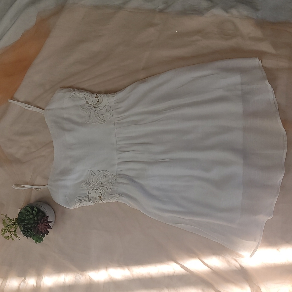 Socialite white dress sz Med
